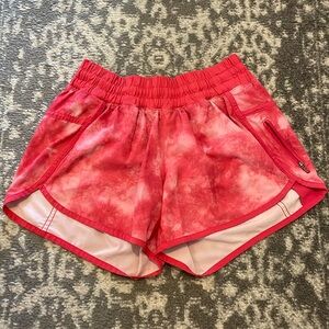 Lululemon Low Rise Tracker Short 4”
